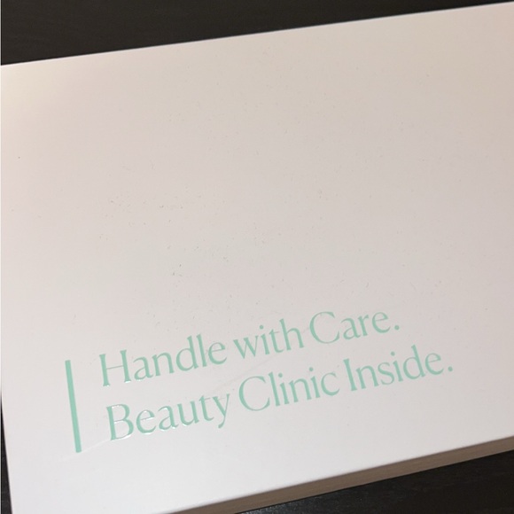 Qure skincare Glamory micro infusion system new in box 3 months supply - Picture 2 of 2